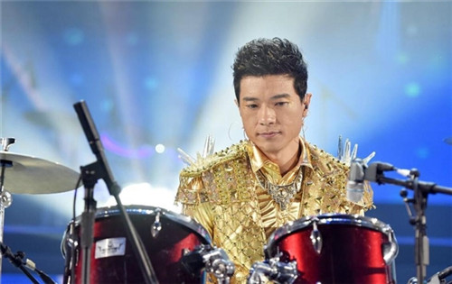 盘点一下cos圈里的大佬们,cosplay年会搞笑模仿