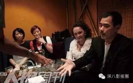 柏芝妈55岁勇闯娱乐圈！她手撕谢家的往事，就是一部老炮儿传奇