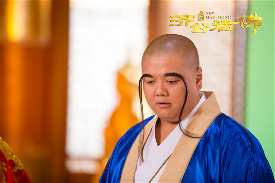 他是周星驰一手发掘的谐星，刘德华曾投资他拍戏，编剧导演都玩转