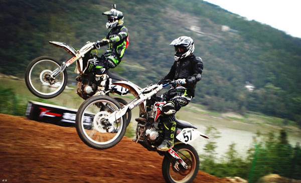 越野摩托车控车技巧,越野摩托车冲坡技巧
