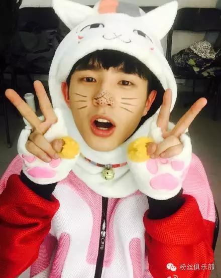 易烊千玺刘昊然谭松韵,易烊千玺周冬雨谭松韵刘昊然