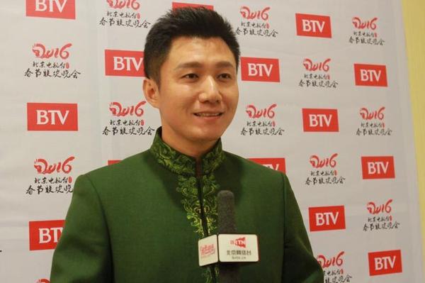 80年代央视春晚主持服装,24年春晚主持人服装