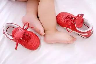 童鞋挑选的三大原则四大注意事项,哪种童鞋质量好还耐穿