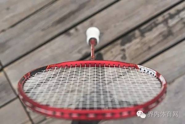 弓剑之后，谁将坐上平衡拍的铁王座？——YONEXDUORA7双刃战拍评测