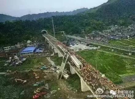 今年临夏州旅游总收入达20亿元；孕妇睡楼道6天6夜；标识指反临夏高速闹笑话