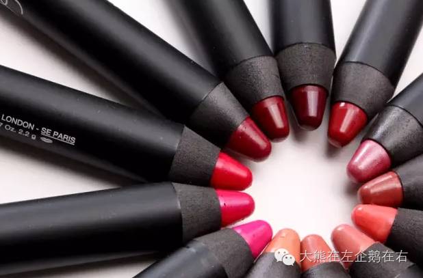 \b如果妹纸们一生只能买8支口红？那么请你收好这份草单！