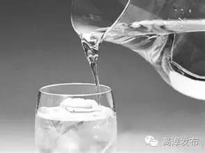 夏天如何正确喝水,夏天这样喝水才爽
