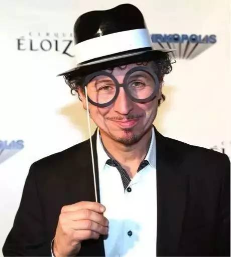 这个很摩登的跨界玩意，你看了还送你100块钱！