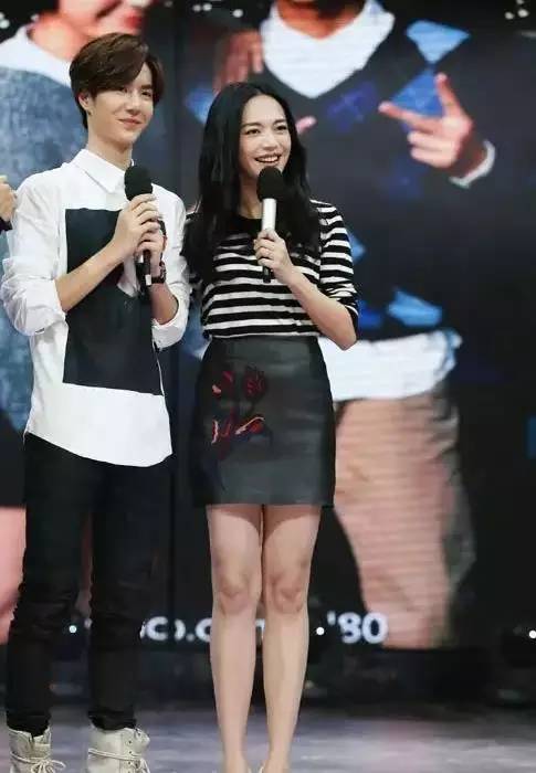 条纹单品怎么穿才好看,条纹时髦上衣怎么搭配好看