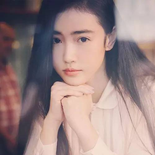 今年秋冬流行唇色有哪些,今年流行什么颜色的唇色