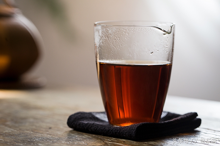 一篇文章让你读懂六堡茶,聊聊六堡茶的几种香型