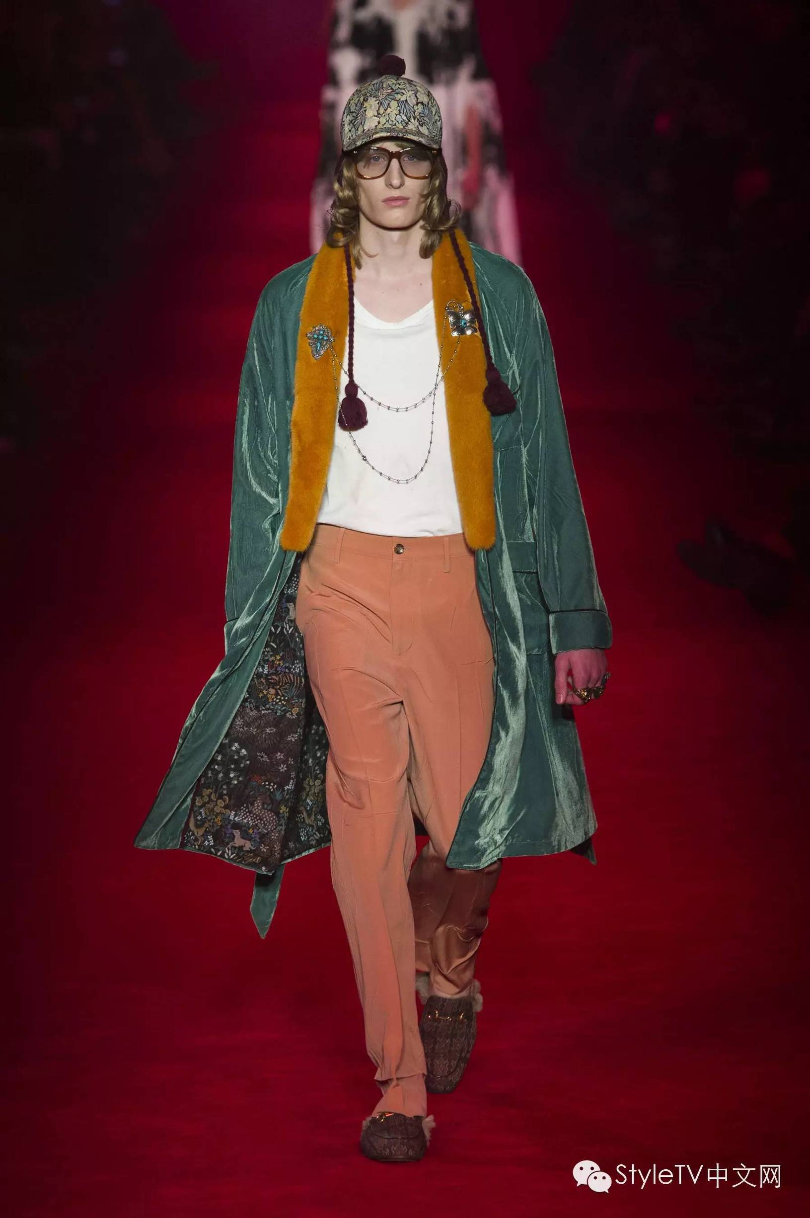 美cry！窥探躲在GUCCI后台的少男少女们