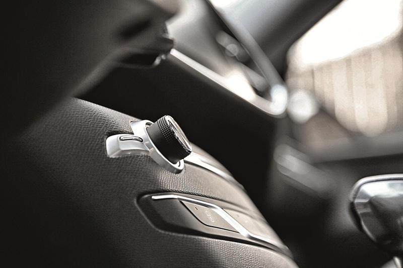 标致308s1.2t高速测评,标致308s1.6t深度解析