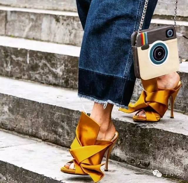 鍝佷綅杞﹁创,鍝佷綅閴村畾