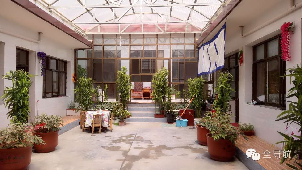 今年临夏州旅游总收入达20亿元；孕妇睡楼道6天6夜；标识指反临夏高速闹笑话