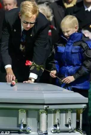 在天际化作流星的爱人