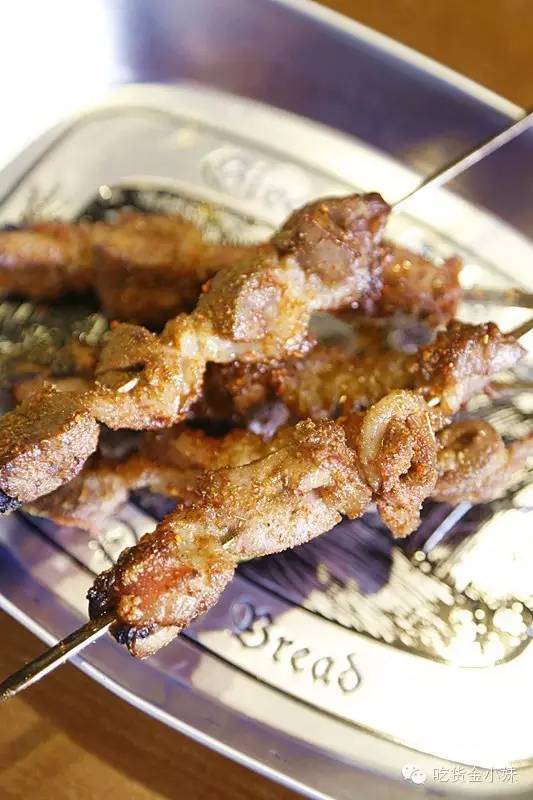 关关相亲对象主动请吃饭那段,关关去吃饭