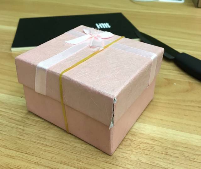 奔走相告再遇到这种“免费送”的,各位直接右上角投诉!