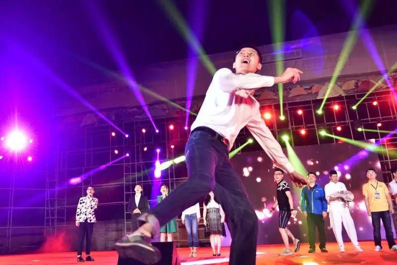 996闇茶惀,鍗冧汉闇茶惀澶т細