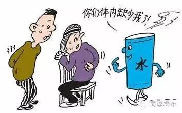 夏天如何正确喝水,夏天这样喝水才爽