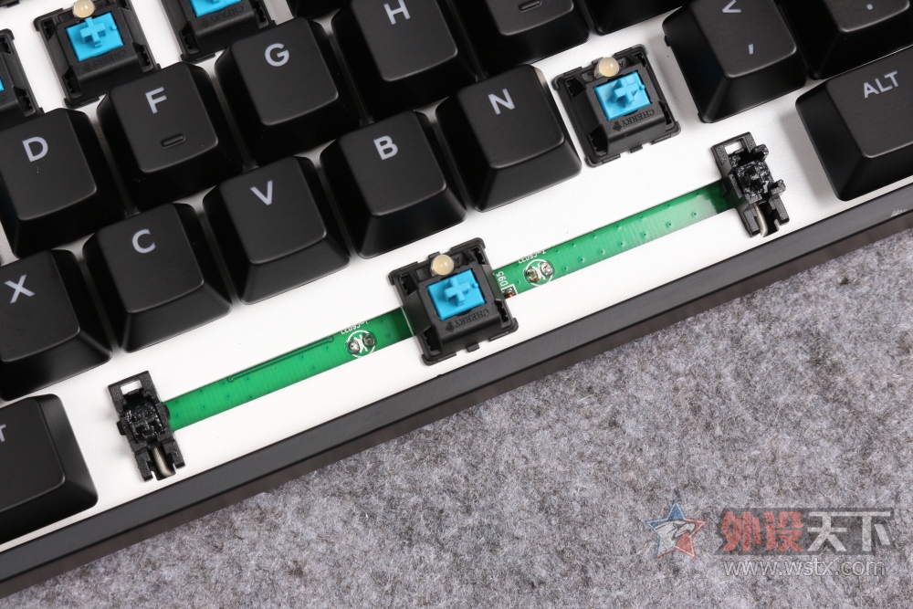 烧友的点评,烧友测试重低音立体环绕