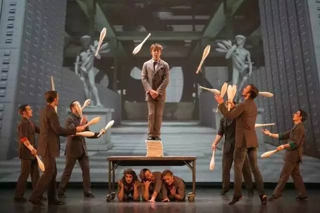 这个很摩登的跨界玩意，你看了还送你100块钱！