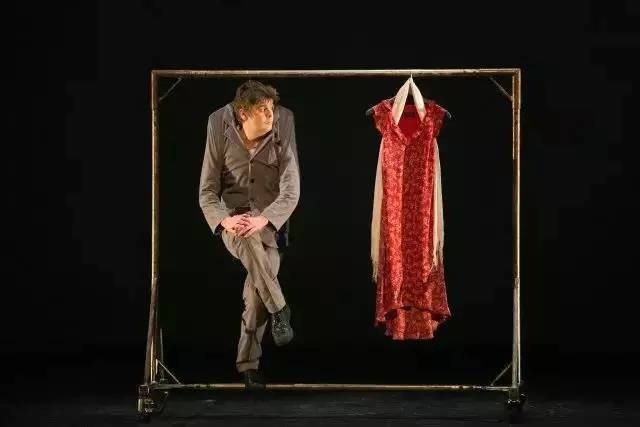 这个很摩登的跨界玩意，你看了还送你100块钱！