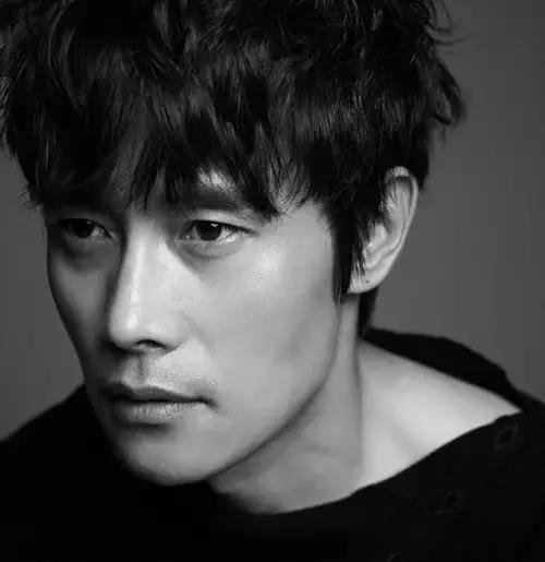 为什么说眉压眼是忧郁王子的面相,眉压眼的男生性格