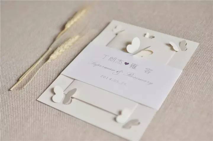 这张婚礼请柬有“毒”，还不速来围观！