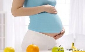 怀孕初期吃叶酸还是复合维生素好,叶酸怀孕初期服用0.4还是0.8