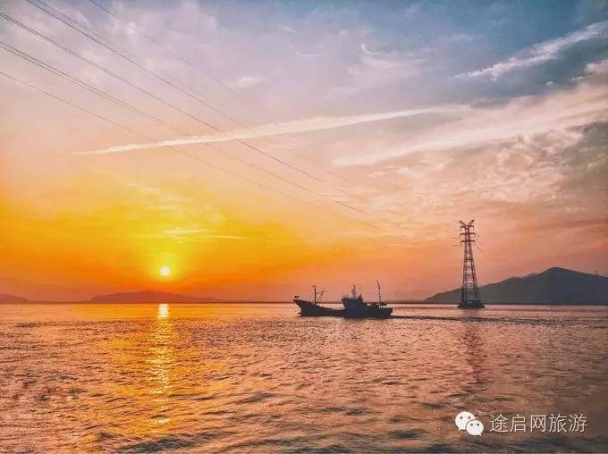 颜值高。海鲜多。距离近。这个夏天，有什么理由不去嵊泗浪一浪~