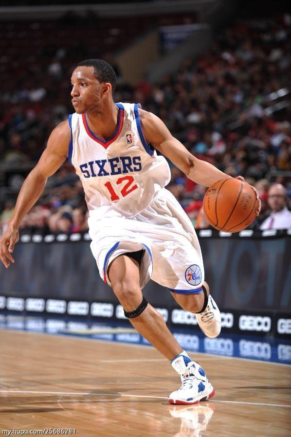 埃文特纳穿过的鞋,埃文特纳上脚球鞋