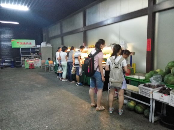 太原理工大学学姐迎新,新生怎么去太原理工大学