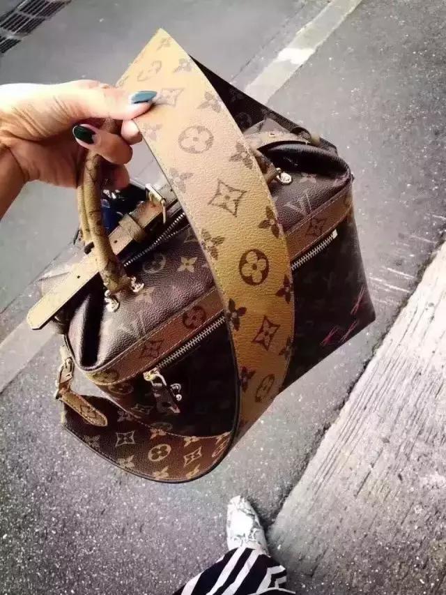 lv最新款脑洞也太大了吧,lv新款比之前多了两条线