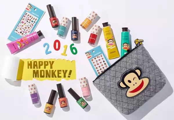 粉饼上面有一个玫瑰,粉饼上面有个兔子