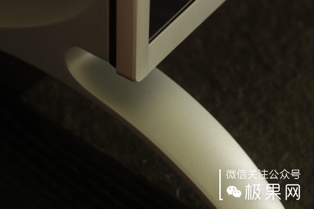 觉得电视没必要？看了这台4K曲屏电视你还会这么想吗？