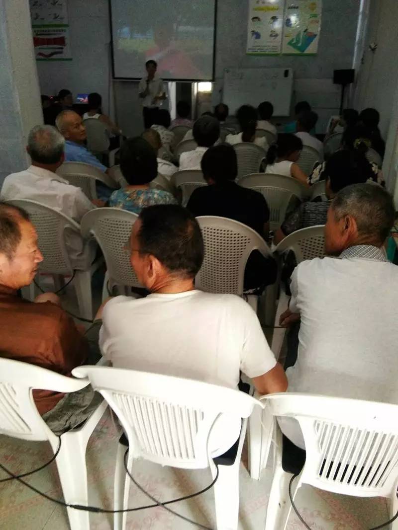 别上当了!金寨双河老人们被骗高价买保健仪器!