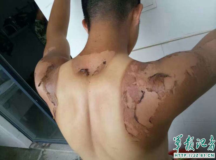 40度的高温天气救火人员真辛苦,39度高温下的坚守视频