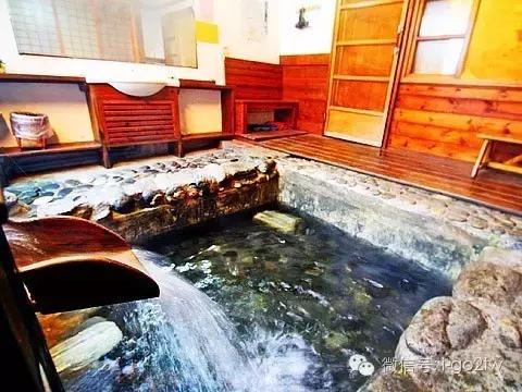 雨天旅游又是另外一种乐趣,旅游遇到下雨天也要潇洒