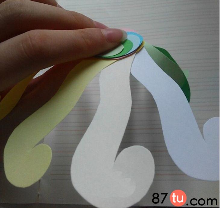 一次性筷子制作灯笼步骤图解,一次性饭盒制作灯笼步骤图解