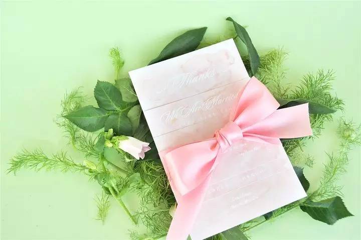 这张婚礼请柬有“毒”，还不速来围观！