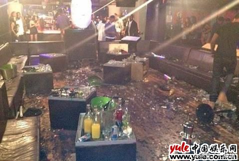 阔少ktv争夺公主发生群殴,怂包少年为兄弟挺身而出17