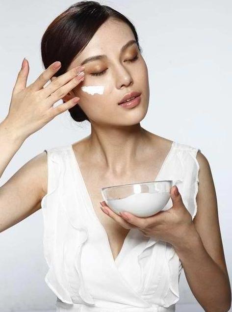 可以吃内服外用的的珍珠粉,珍珠粉祛痘原理