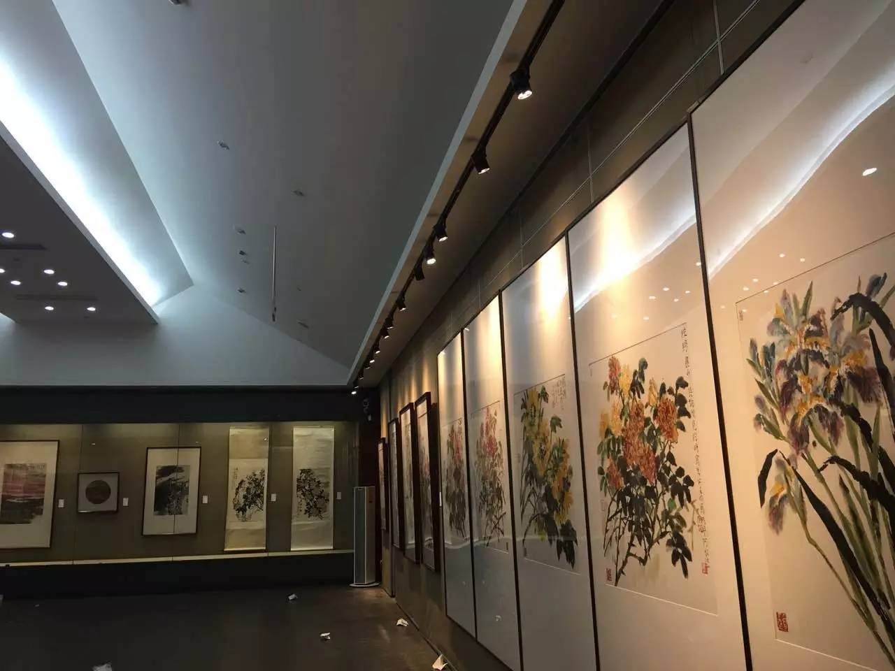 未来7天都在33℃上下，小心雷阵雨|这辆车好神奇，自带“