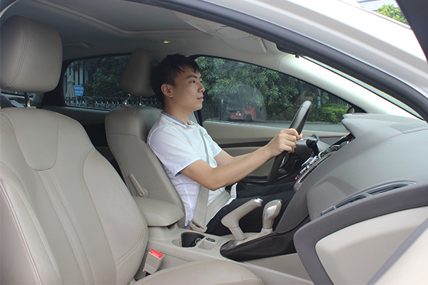 2013年1.8l福克斯二手车油耗多少,福克斯2011款三厢经典手动油耗1.8