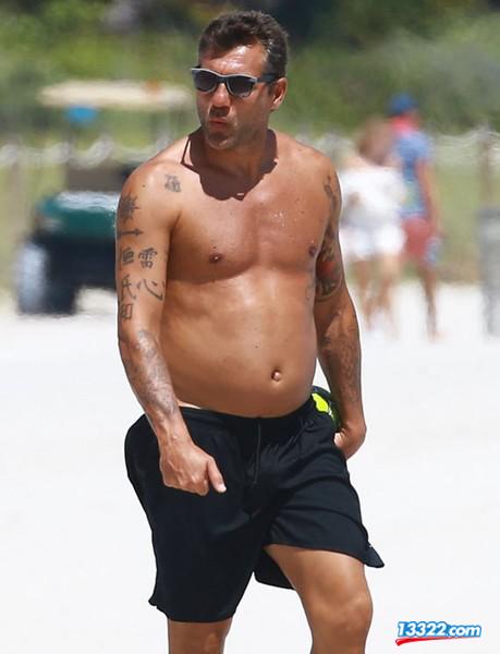 维埃里宣布加盟中超,维埃里脱球衣