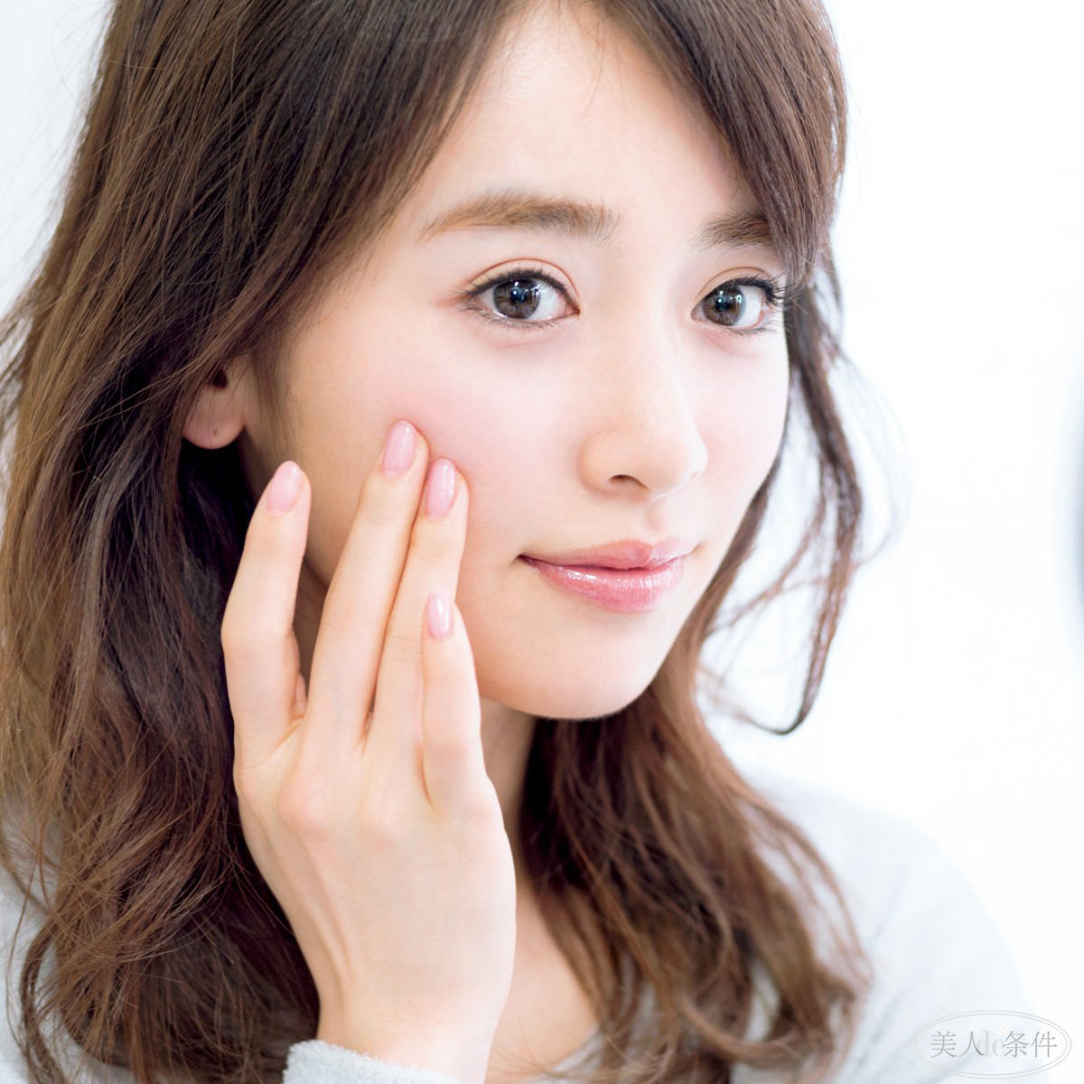 护肤品广告的水光感是怎么拍的,护肤品效果真的有广告说的神奇吗