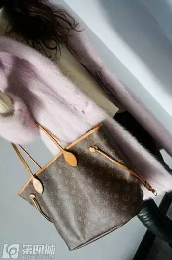 说奇葩丨买淘宝的都是low货？那你买个LV就能上天吗！