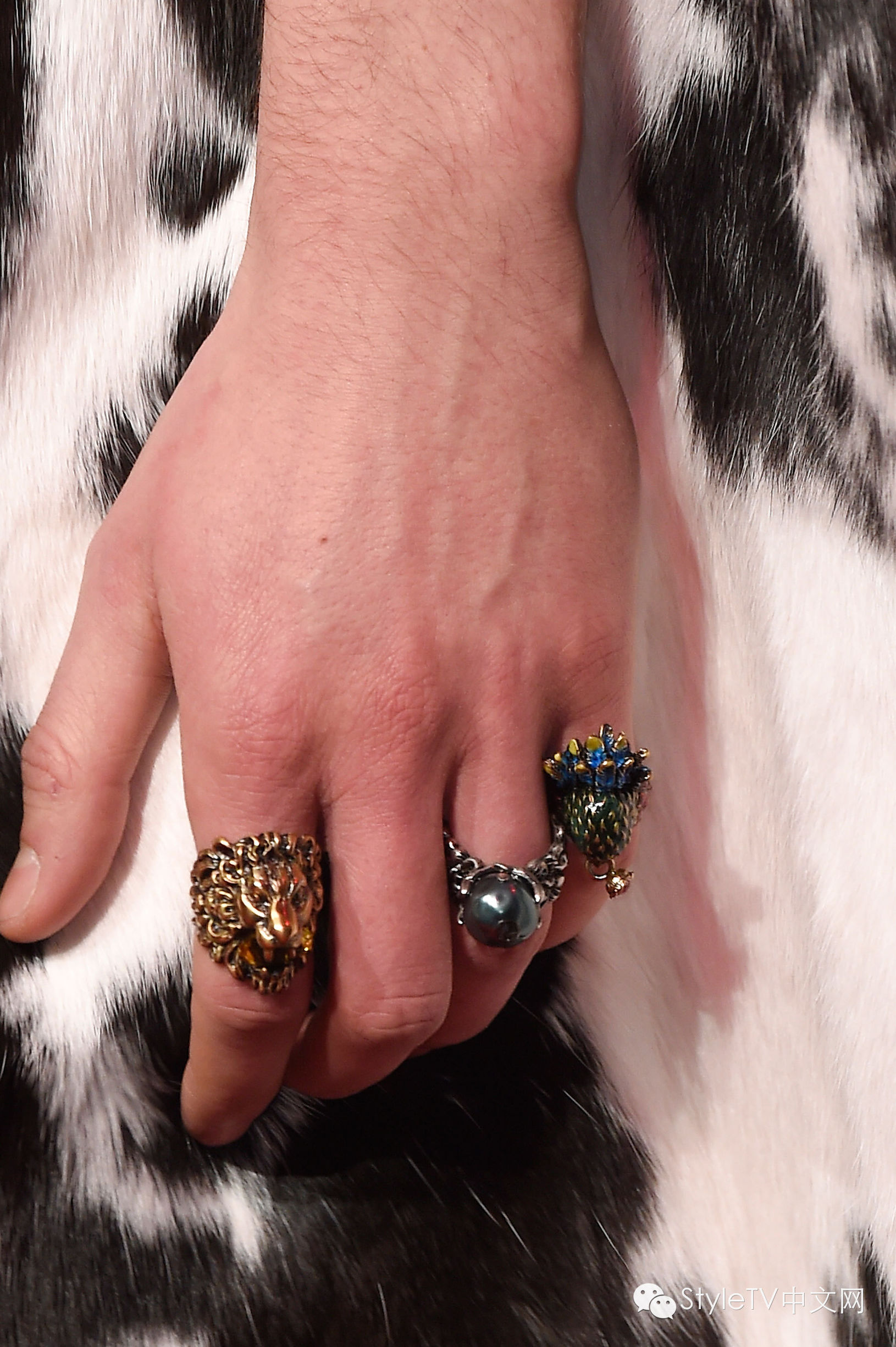 美cry！窥探躲在GUCCI后台的少男少女们