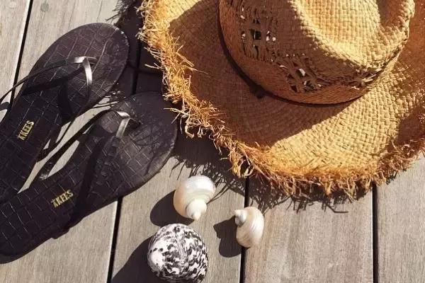 渴望拍拖的人可能都需要一双人字拖。